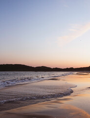 誰もいないビーチ