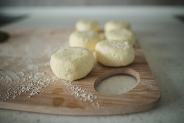 Cooking cheesecakes at home from cottage cheese