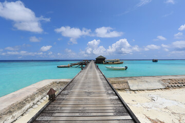 Fototapeta na wymiar paradise idyllic seascape in the Indian Ocean, turquoise water and blue sky