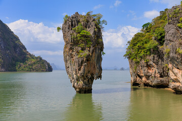 Obraz premium Khao Ta Pu island, khaopinggan island or james bond island tourist attraction at phangnga in thailand