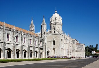 Fototapeta na wymiar Das Hieronymuskloster (Mosteiro dos Jerónimos) im Stadtteil Belém der portugiesischen Hauptstadt Lissabon 