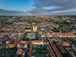 France, Marne, Vitry-le-Francois, Aerial view of city at dusk with clear line of horizon in background