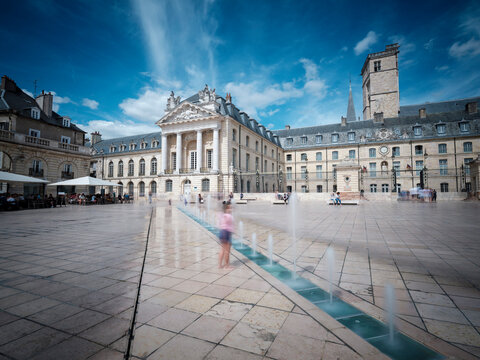France, Cote-dOr, Dijon, Town square in front of&Ocirc;&oslash;&Omega;Palace of Dukes and Estates of Burgundy
