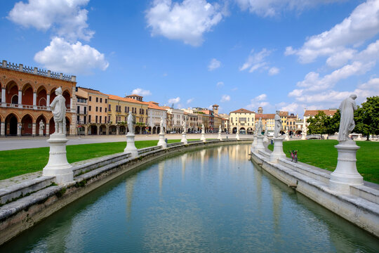 Italy, Veneto, Padua, Statues at Prato della Valle