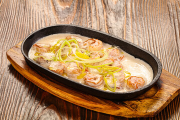 Baked prawn with cream sauce