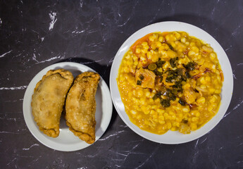 Meat empanadas and northern locro, Argentine tradition in national days