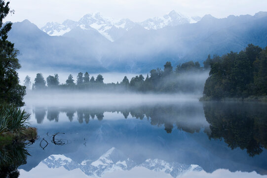 Sunrise at Lake Matheson on the West of New Zealand's South Island