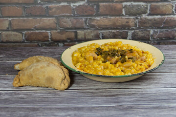 Meat empanadas and northern locro, Argentine tradition in national days