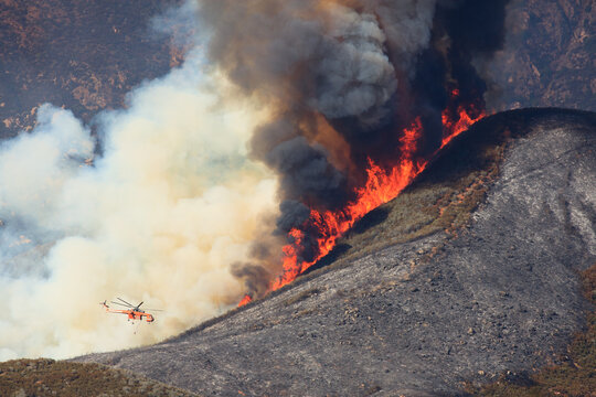Sky Crane attacking Rime Fire, Sierra Nevada, California