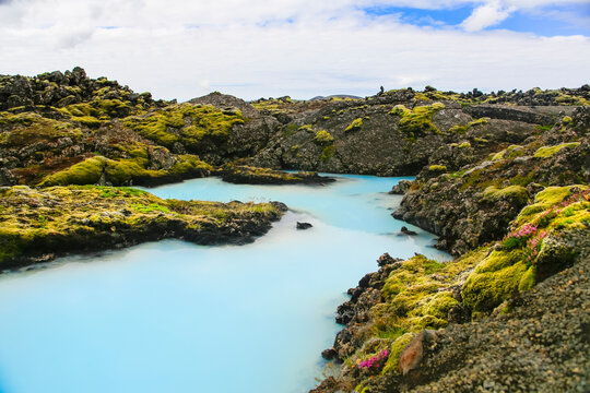 One of the most famous and most beautiful geothermal baths in the world, The Blue Lagoon in Iceland is a very beautiful and surreal landscape.