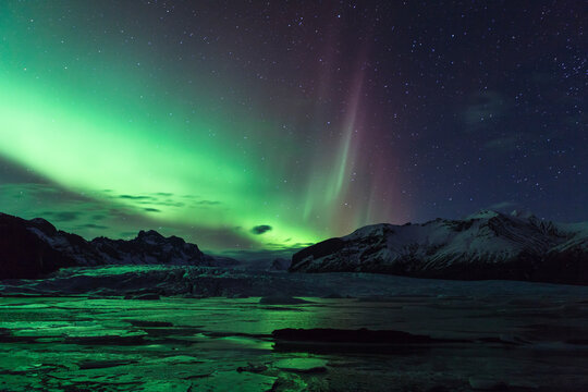 Aurora borealis over Skaftafellsjokull. Vatnajokull National Park. Iceland.