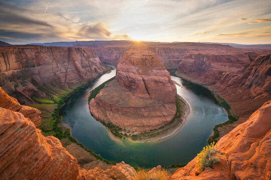 The last rays of light shone over Horseshoe Bend