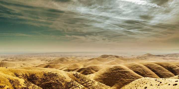 Scenic view, looking east towards the Central Valley from the Temblor Range. In San Joaquin Valley in California in the United States.