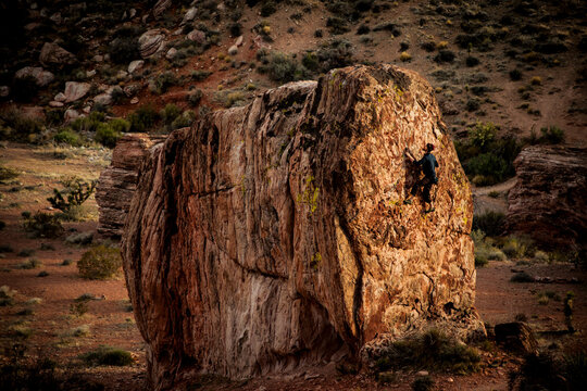 Matt Vodjansky boulders in Red Rock Canyon National Conservation Area - Nevada