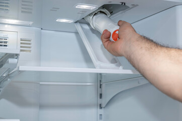 Installing a fridge filter