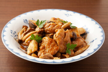 鶏肉とキノコのブラウンソース