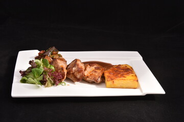 tenderloin  with vegetables and mushroom sauce