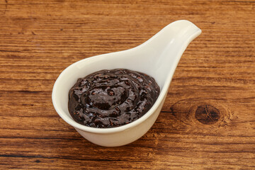 Black Pepper sauce in the bowl