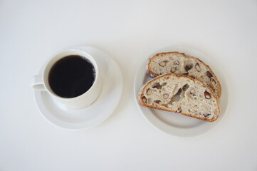 コーヒーとパンで