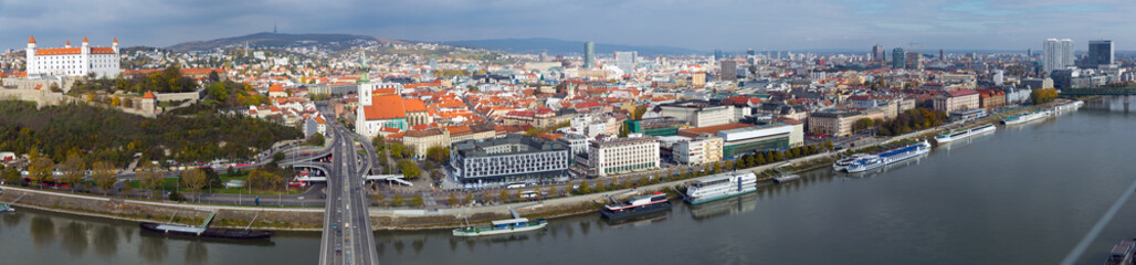 Fototapeta na wymiar Image of view on downtown with Castle in Bratislava.