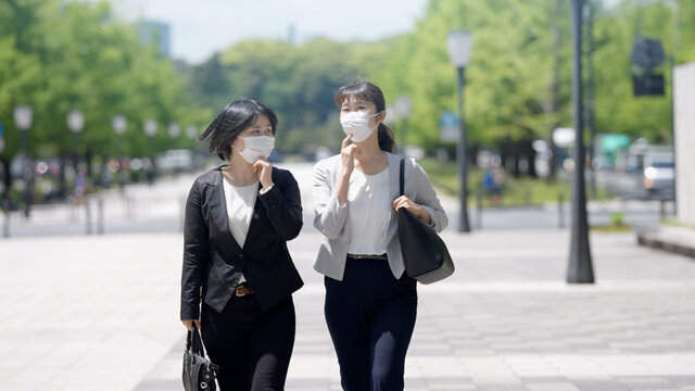5 244 件の最適な 並んで歩く 画像 ストック写真 ベクター Adobe Stock