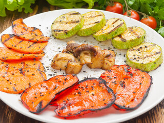 grilled vegetables: bell peppers, mushrooms, carrots, zucchini
