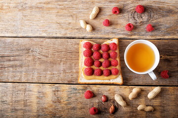 Peanut butter sandwiches with fruits