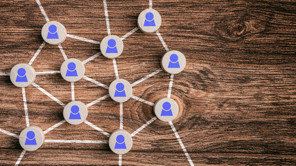 Soziales Netzwerk mit vielen Verbindungen zwischen Personen