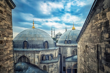 Fototapeta premium Istanbul city roofs in the evening