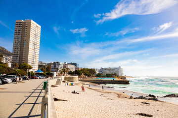 Obraz premium View of Pavilion Public Swimming Pool on Sea Point promenade in Cape Town South Africa