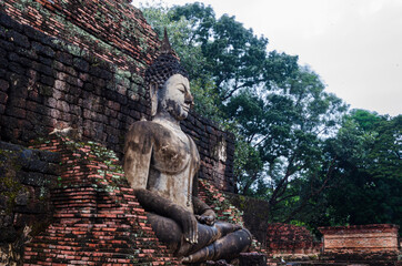 buddha statue in temple si sanphet