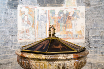 Font and fresco wall-painting