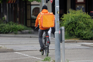 lieferservice lieferung von essen mit dem fahrrad