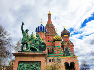 Fototapeta na wymiar St. Basil's Cathedral and the monument to Minin and Pozharsky on Red Square in Moscow, Russia