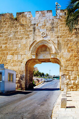 Jerusalem, Israel - 27 april 2021: The Dung Gate or Mughrabi Gate or Silwan Gate (since medieval...