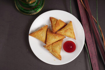 Samosa: Indian, Pakistani and Bengali street food (snacks) 