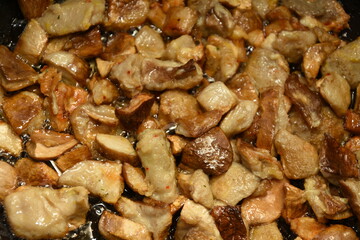 mushrooms fried in oil