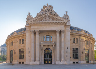 Fototapeta premium Paris, France - 05 02 2021: CCIP, Echangeur PME facade and colums of New Music in Freedom building