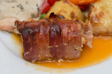 tenderloin with vegetables and mushroom sauce