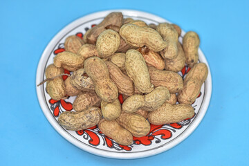 peanuts in shells 