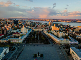 Obraz premium Evening spring central Voronezh cityscape at sunset, aerial view