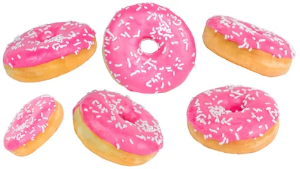 Foto op Plexiglas Close-up set van geglazuurde roze donuts geïsoleerd op een witte achtergrond. © Albert Ziganshin