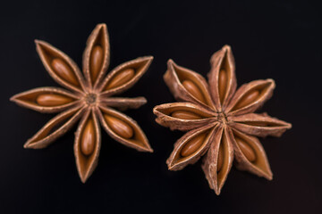 Dried anise stars 