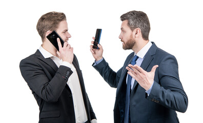 Naklejka premium employee show smartphone to boss. men partners gesturing at business negotiations.