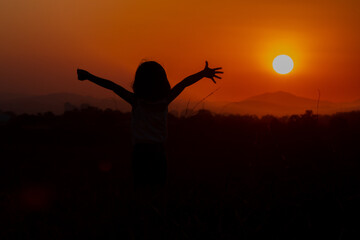 Pôr do Sol visto nesta quinta feira, (06), no final da tarde na cidade de São José dos Campos-SP,.