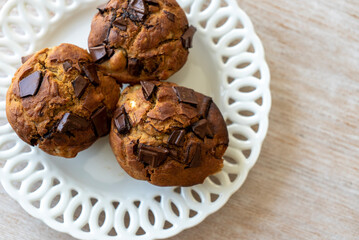chocolate chip muffin