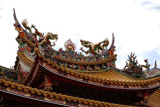 Text is Seitengu. Seitengu, a Taiwan temple or a palace in Sakado City, Saitama Prefecture in Japan. There are 5,000 dragon sculptures. 
