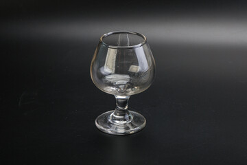 Empty glass for vine or water