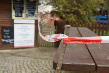 Corona, Imsiss, geschlossen