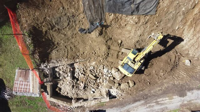 escavatore ruspa lavoro scavare cantiere
